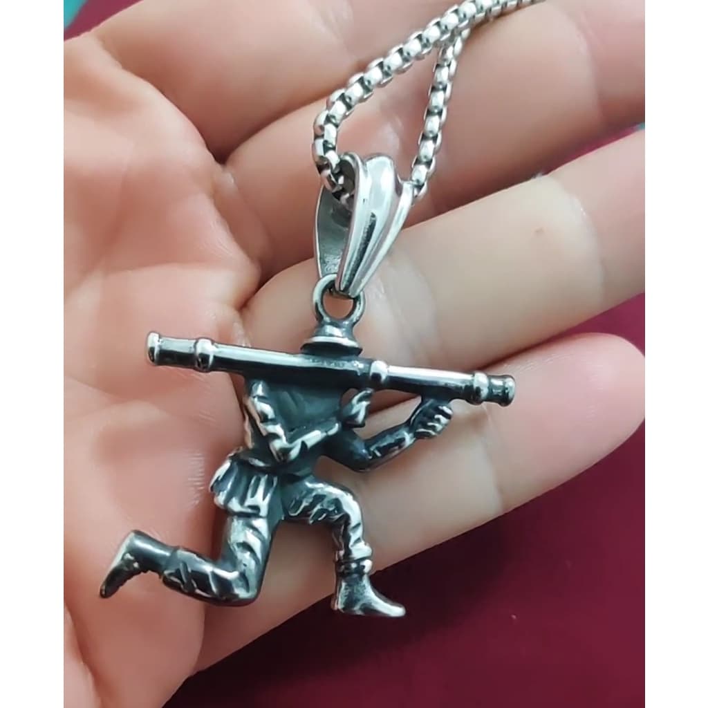 Corrente com Pingente Aço Inox Soldado de Brinquedo Exército