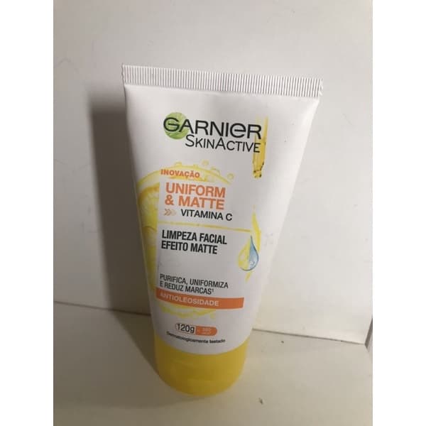 Sabonete de Limpeza Facial Garnier Uniform & Matte Vitamina C Antioleosidade
