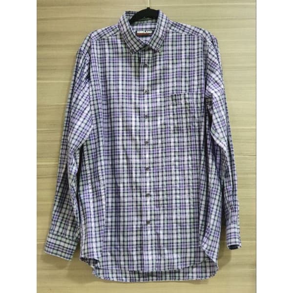 camisa xadrez masculina de manga longa,  na cor roxa e azul  escuro,  tamanho XL.