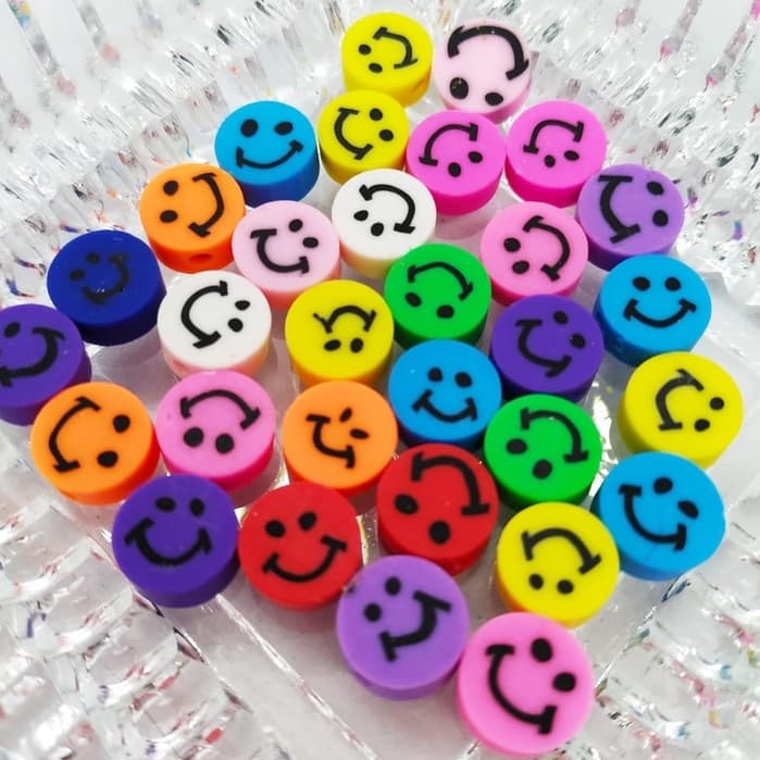Miçanga entremeio SMILE COLORIDAS CARINHAS 10 unidades 8MM