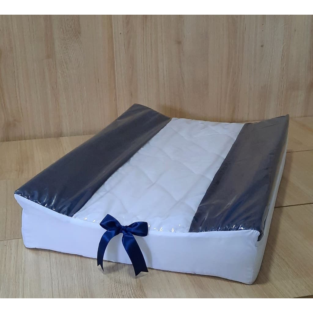 Trocador De Cômoda Bebê - Coleção Pérola Luxo  - Plastificado e Anatômico - 65cmx45cmx9cm - Marinho