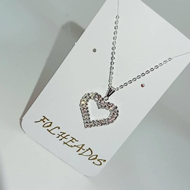 COLAR COM PINGENTE PRATA COM STRASS