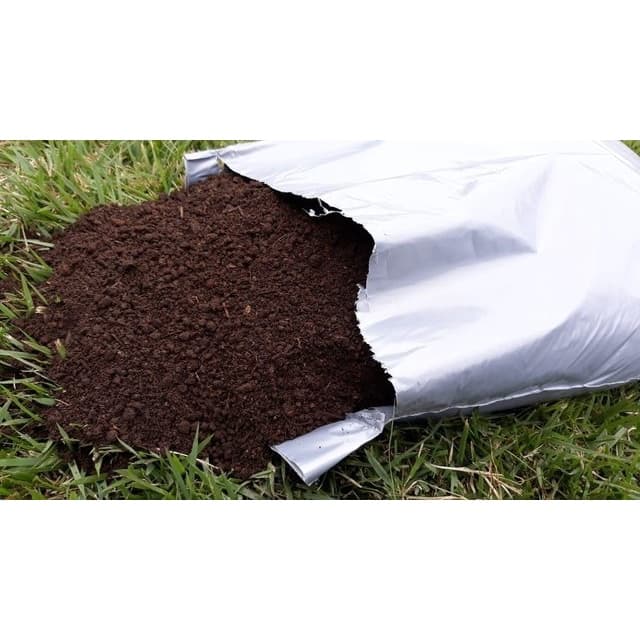 1kg de terra preta vegetal adubada com nutrientes e húmus de minhoca