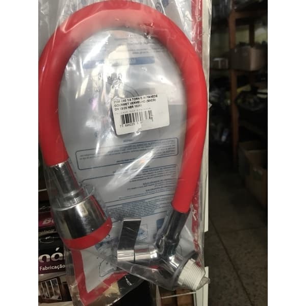 Torneira Gourmet, bica Móvel 1/4 de volta Parede Vermelha da Furkin.