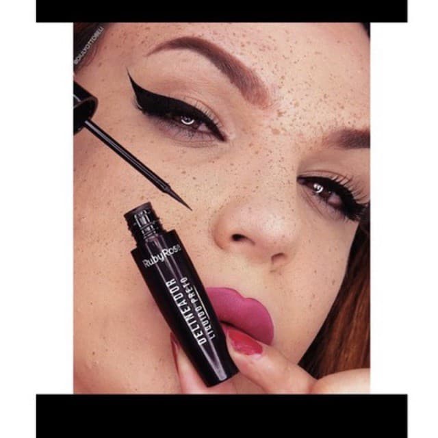 Delineador Líquido para olhos Preto Ruby Rose HB8406