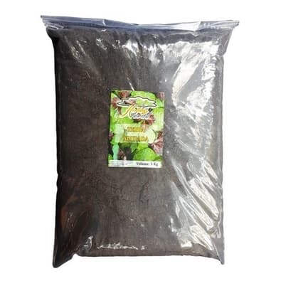 Terra Adubada Preta Vegetal Hortas Jardins Plantas - 5 Kg