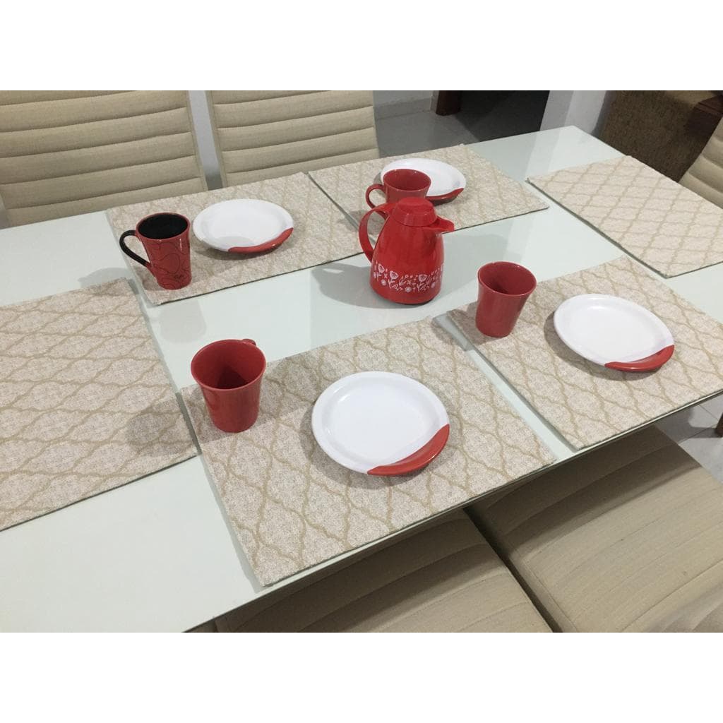 Jogo americano , Trilho de mesa 04 e 06 lugares. Tecido firme e resistente. Fácil de lavar!