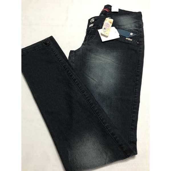 Calça Jeans Adulto Feminino Shyro’s Jeans Modelo cigarrete media skinny com stretch Tamanhos 38 Cor azul escuro jeans lavado Fecho com 2 botões Bolsos frontais costurados Composição: 84% Algodão, 14% Poliéster e 2% Elastano