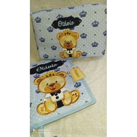 kit nécessaire porta fraldas e lenço umedecido mais capinha de caderneta de vacinas. enxoval bebê
