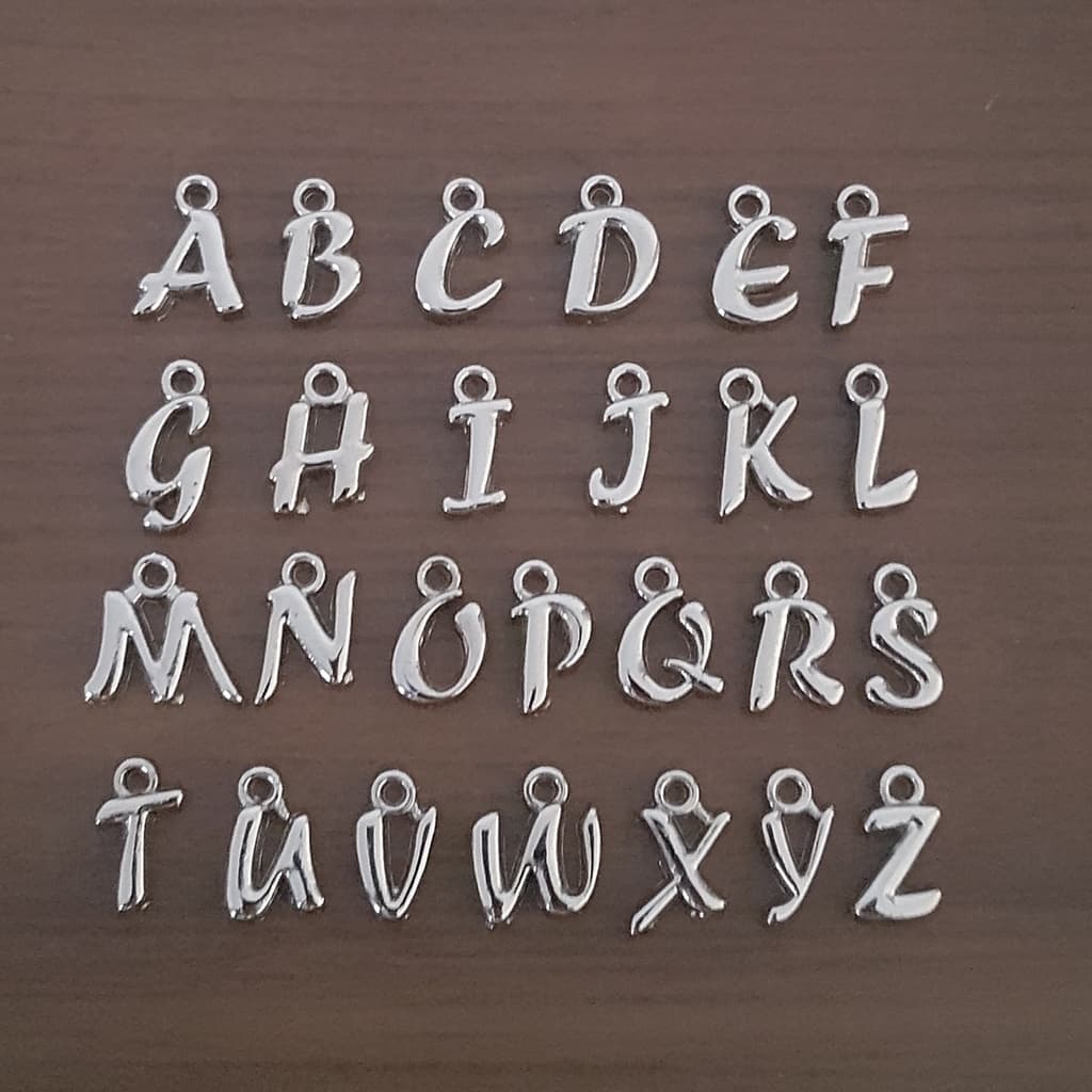 30 Pingentes de Metal Letras do Alfabeto Bijuterias e Artesanatos