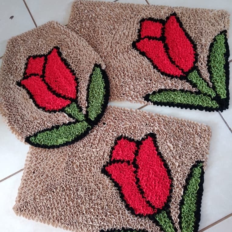 Conjunto de tapetes frufru de banheiro Tulipa (Decoração artesanal)