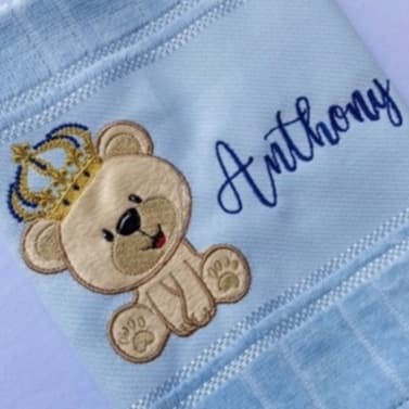 Toalha Bordada Personalizada Ursinho Rei com Coroa Aplique com Nome
