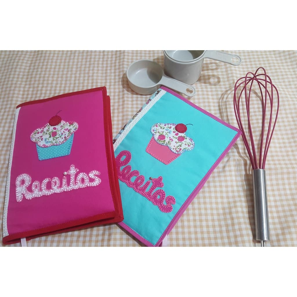 Capa de caderno de receitas em patchwork