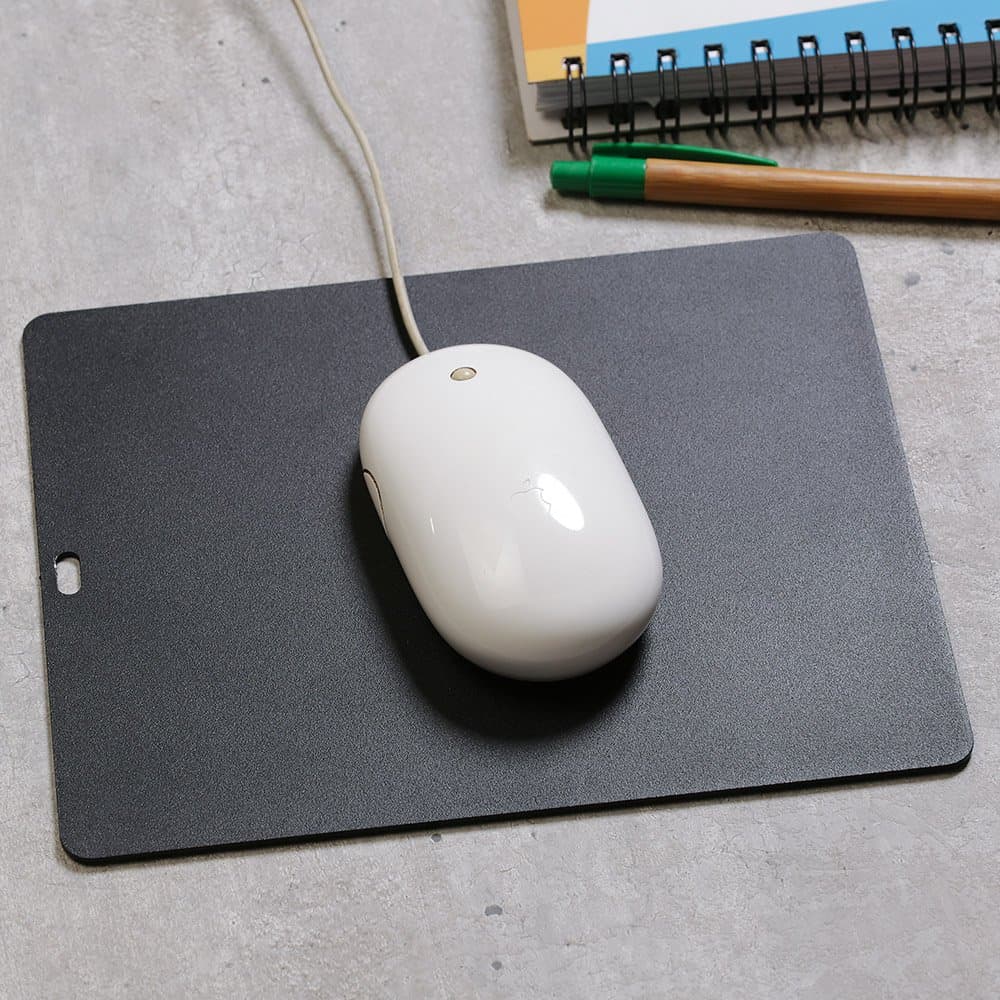 Mouse Pad Rígid para Cama ou sofá em Alumínio -Preto