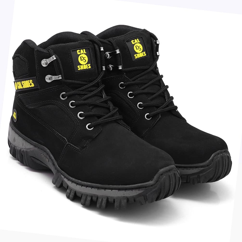 Bota de Couro Legítimo Solado de Borracha Calshoes Palmilha em Gel Preta Confortável Resistente