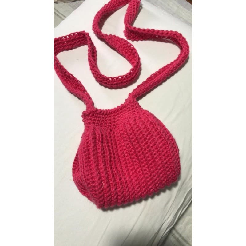 Bolsinha de crochê tipo clutch fio barbante pequena feita a mão