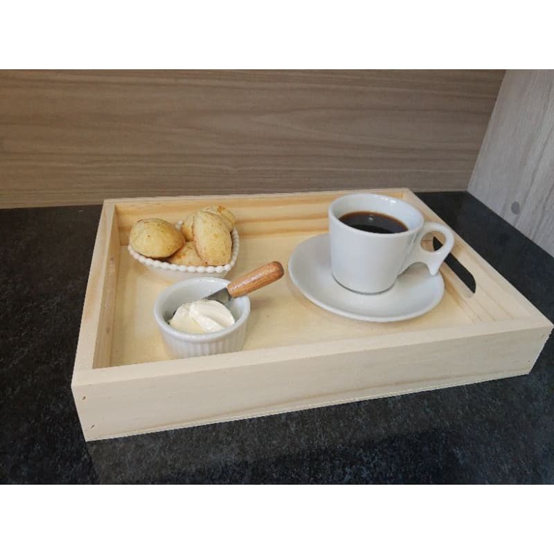 Bandeja de madeira pinus para servir café da manhã e frios