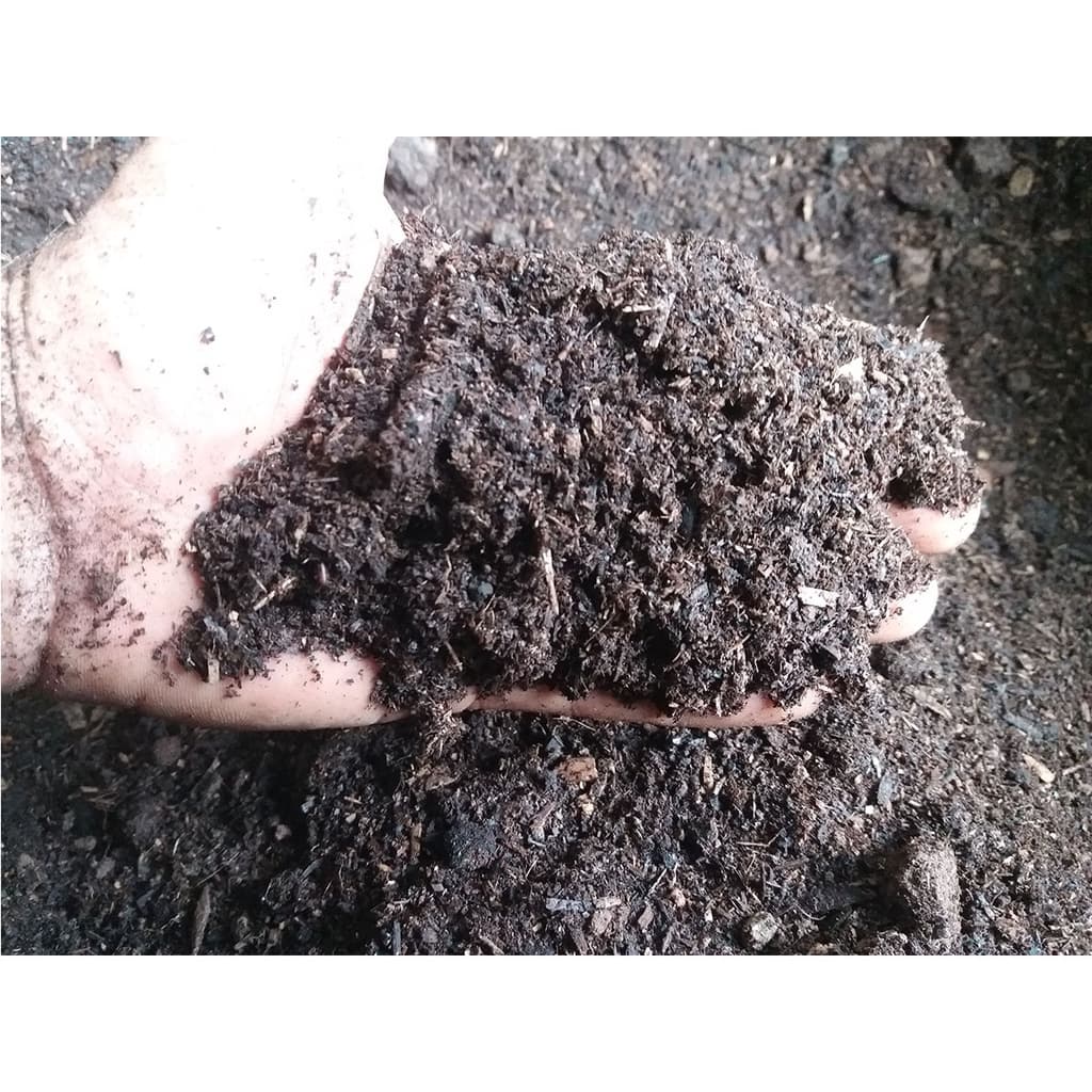 Terra Preta Adubada Com Esterco Bovino e Galinha e Húmus de minhoca 5kg