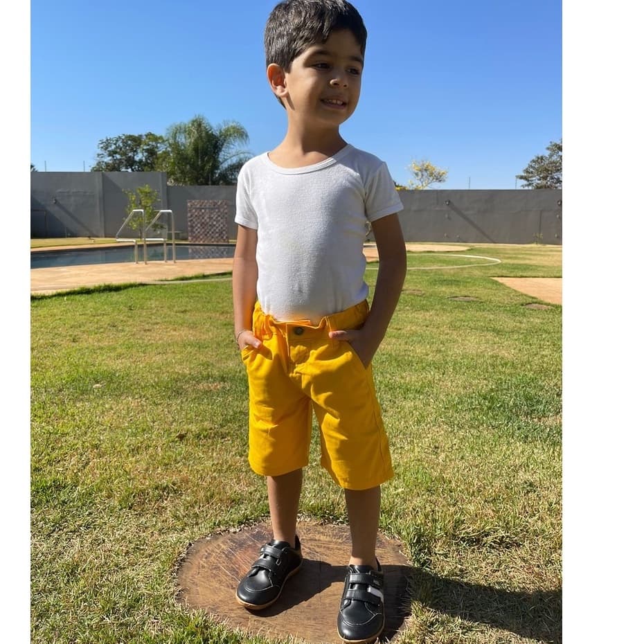 Bermudas Infantil Colors Sarja Premium com Regulador / Bermuda Crianças de Sarja Colorida