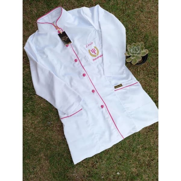 jaleco feminino tecido gabardine e oxfordine manga comprida botões e ziper