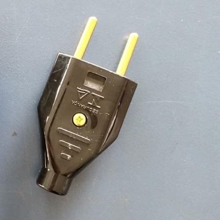 Pino Plugue Macho Fame 2 Pinos 10A 250V