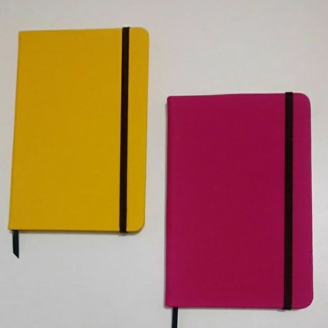 Dupla de SKETCHBOOK tipo Moleskine com pauta