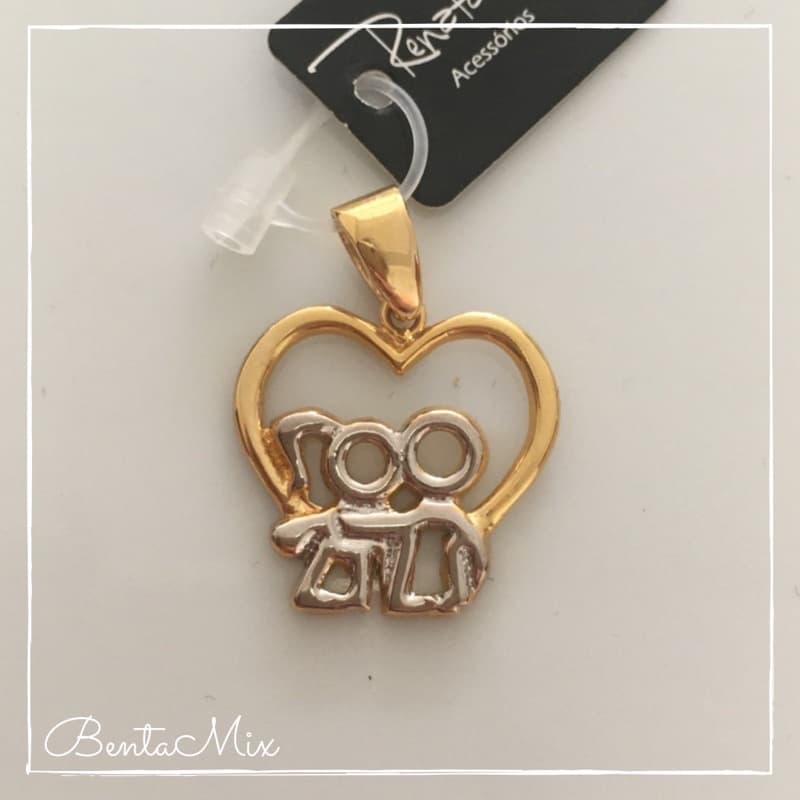 PINGENTE - Medalha Coração Casal Menino e Menina ( Filhos ou Namorado ) Semijoia banho de Ouro 18k