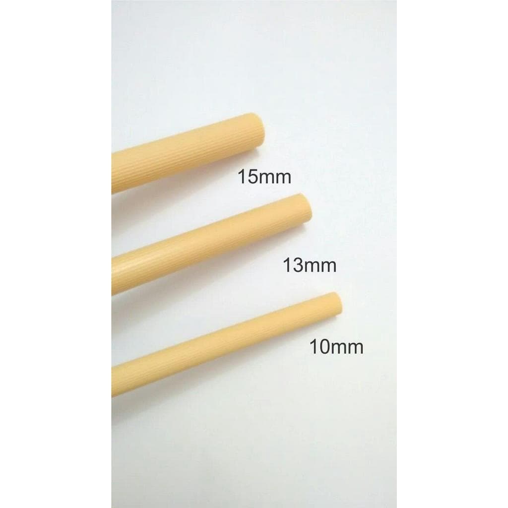 Poleiro Plástico Frisado Marfim 50cm – 2 Unidades Medidas: 10mm / 13mm / 15mm