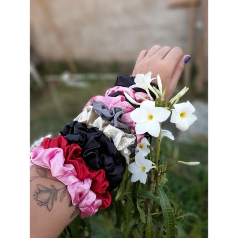 Xuxinha de Cetim - Scrunchies de cetim - elástico de cabelo - Scrunchie