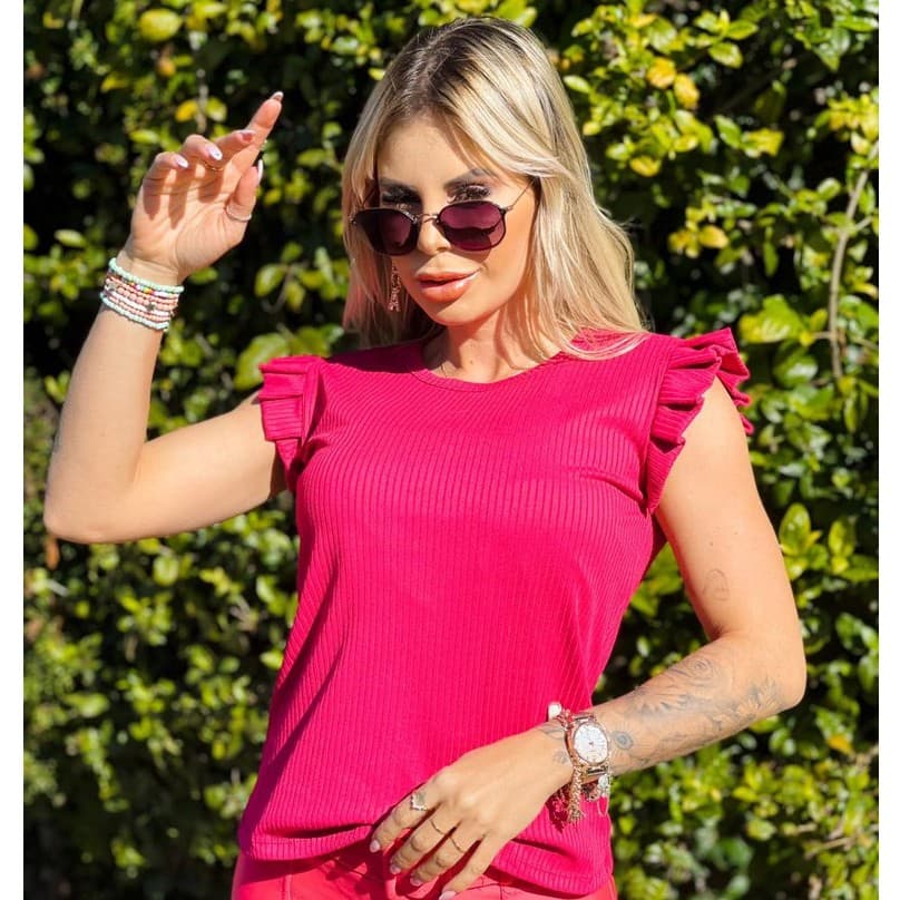 BLUSA CANELADA MANGA CURTA FLUFLU – ELEGÂNCIA E CONFORTO PARA O DIA A DIA