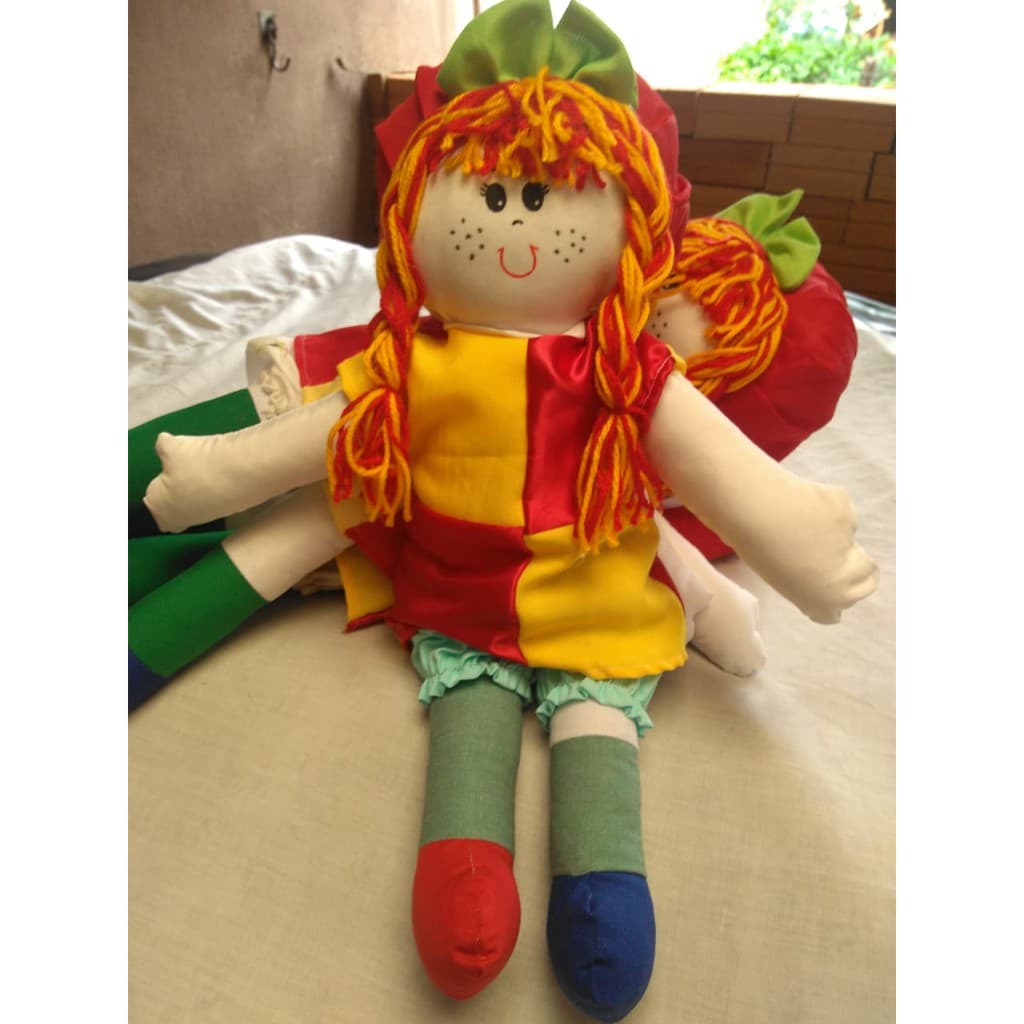 Boneca de pano Emilia com 48 cm