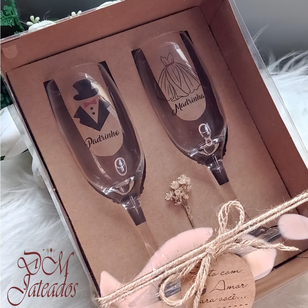Kit Lembrança Padrinhos - Caixa + 2 Taças Terno E Vestido / Padrinho Madrinha