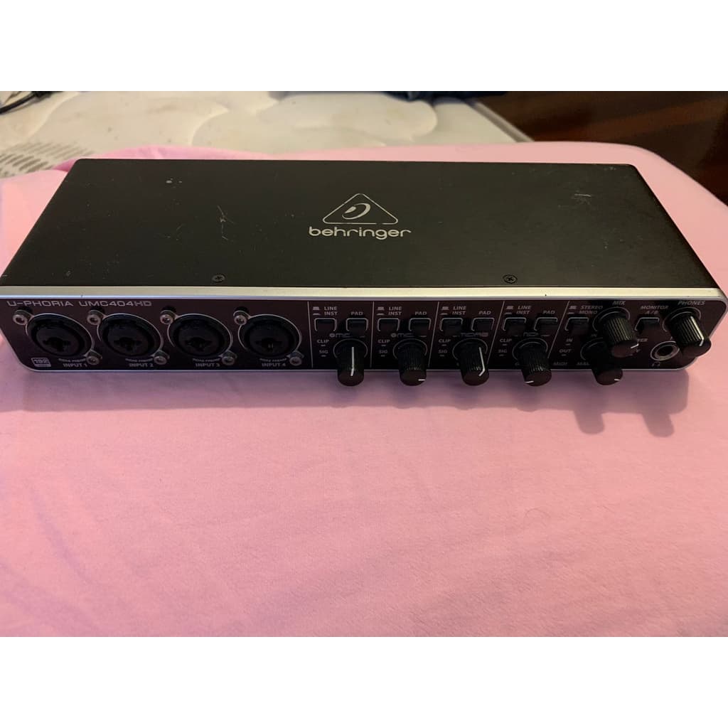 Interface de Áudio Behringer UMC 404HD