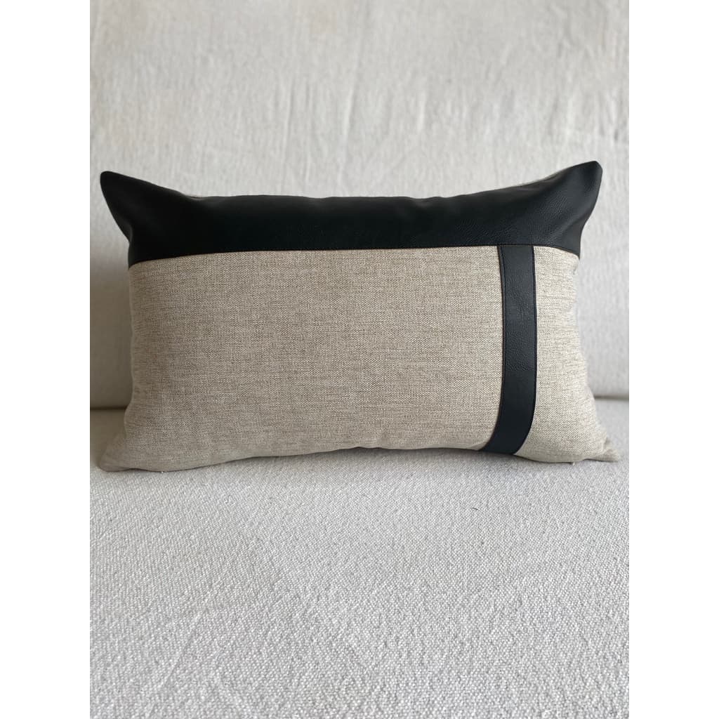 Capa De Almofada Linho Decorativa Com Couro Preto 50x35cm