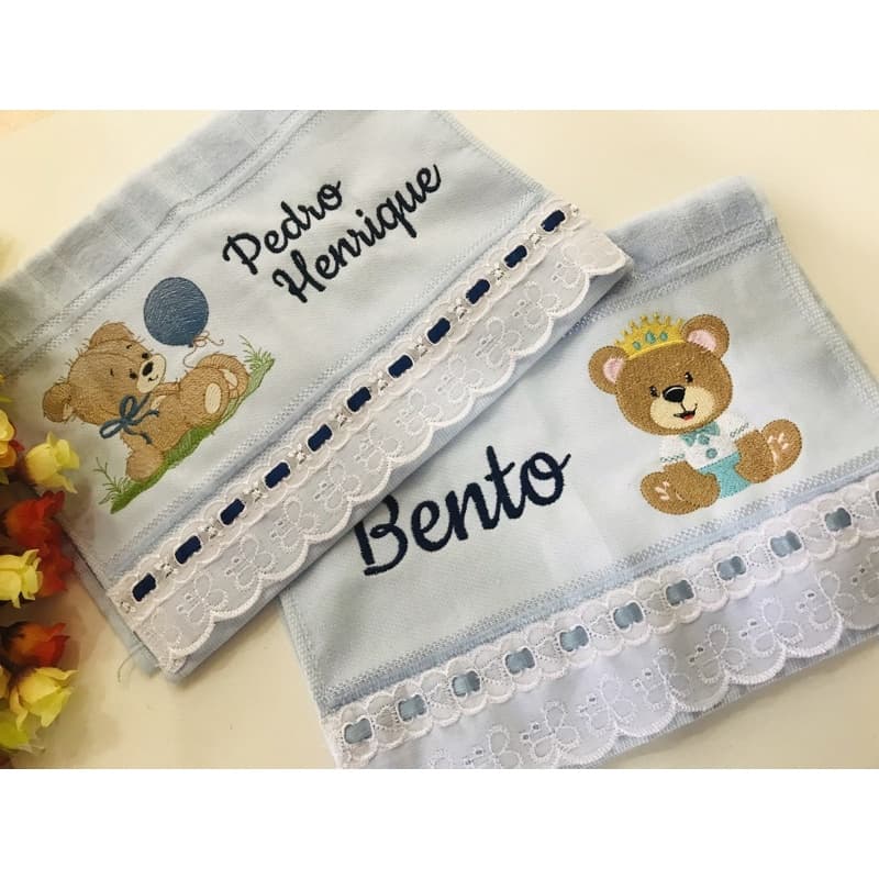 kit com duas Toalha de lavabo boca infantil bordada e personalizada para lembrancinha é presente