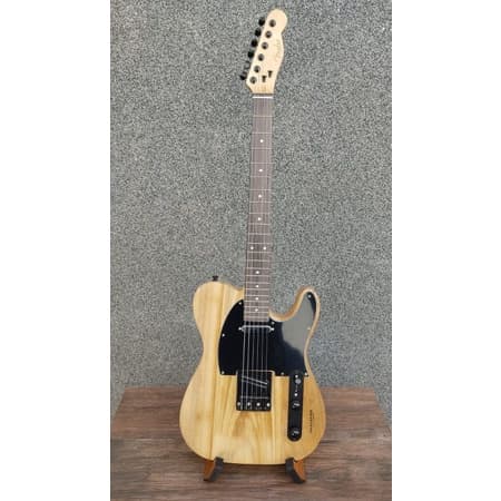 Suporte para Guitarra e contra Baixo.