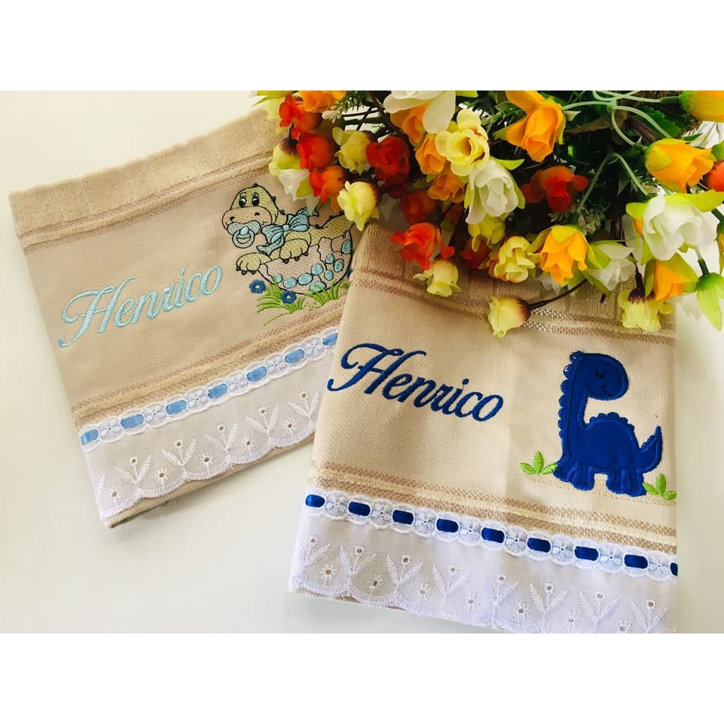 kit com duas toalhinhas de lavabo,toalhas de boca,toalha infantil bordadas e personalizada
