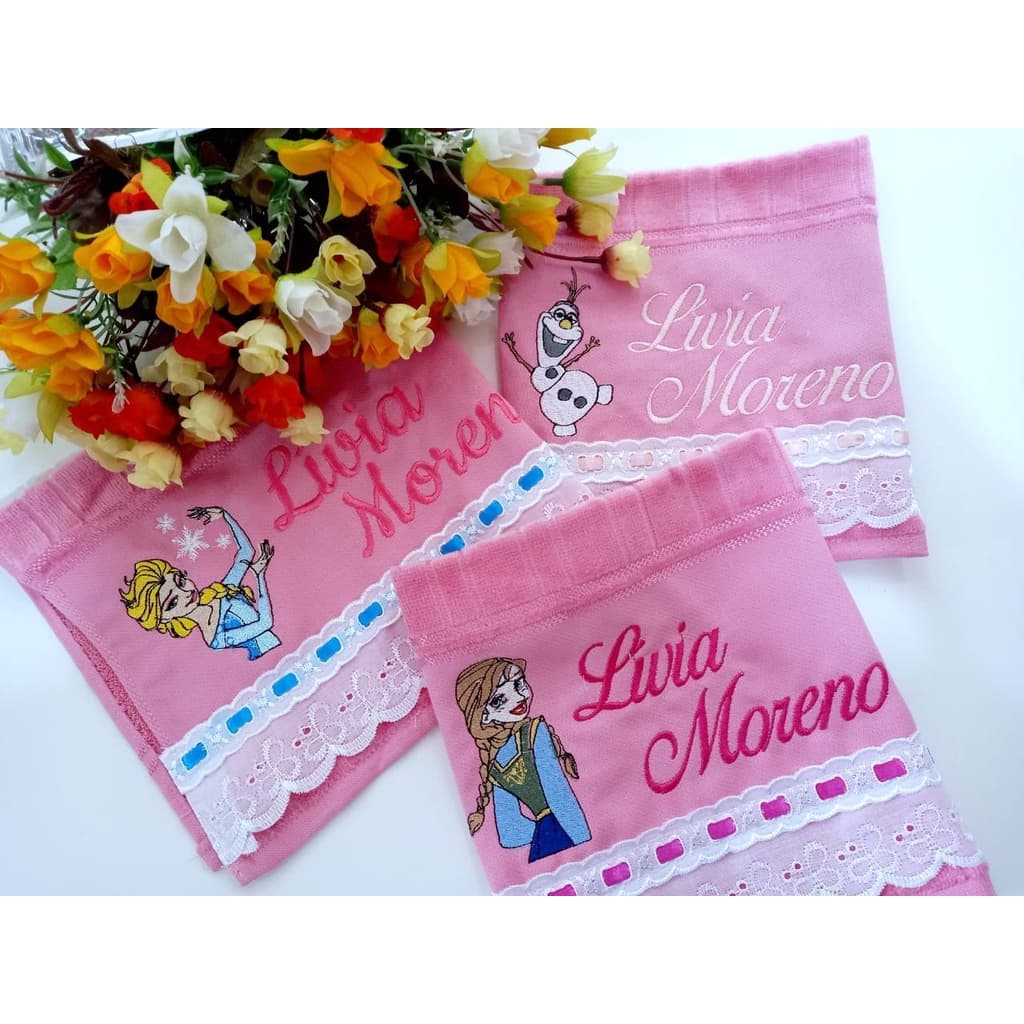 kit com três toalhinhas de lavabo,toalhas de boca,toalha infantil bordadas e personalizada