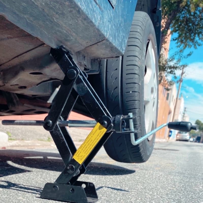 Macaco Articulado Universal Para Levantar Carros Leves Novo
