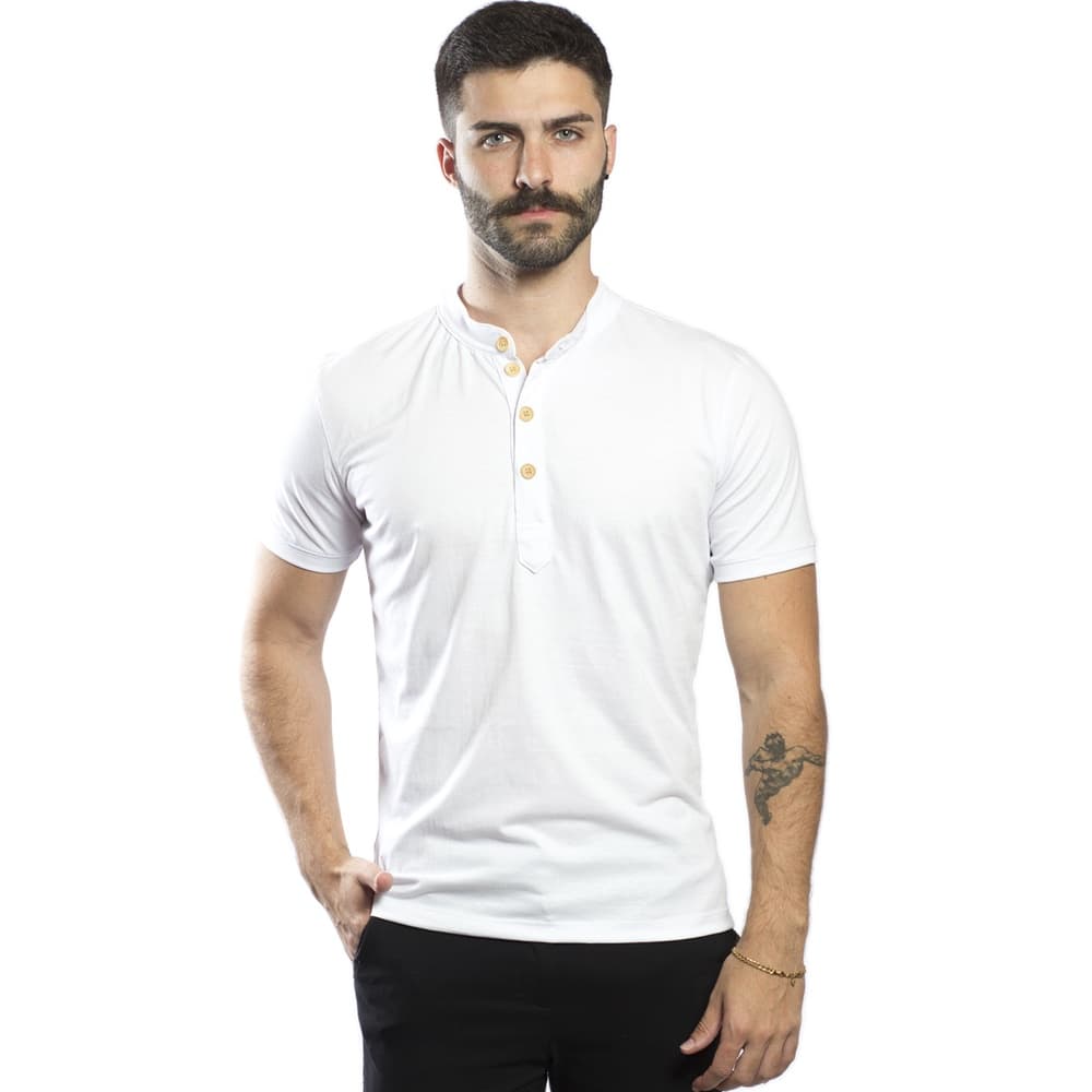 Camiseta Henley Slim de Botão Manga Curta e Gola Padre