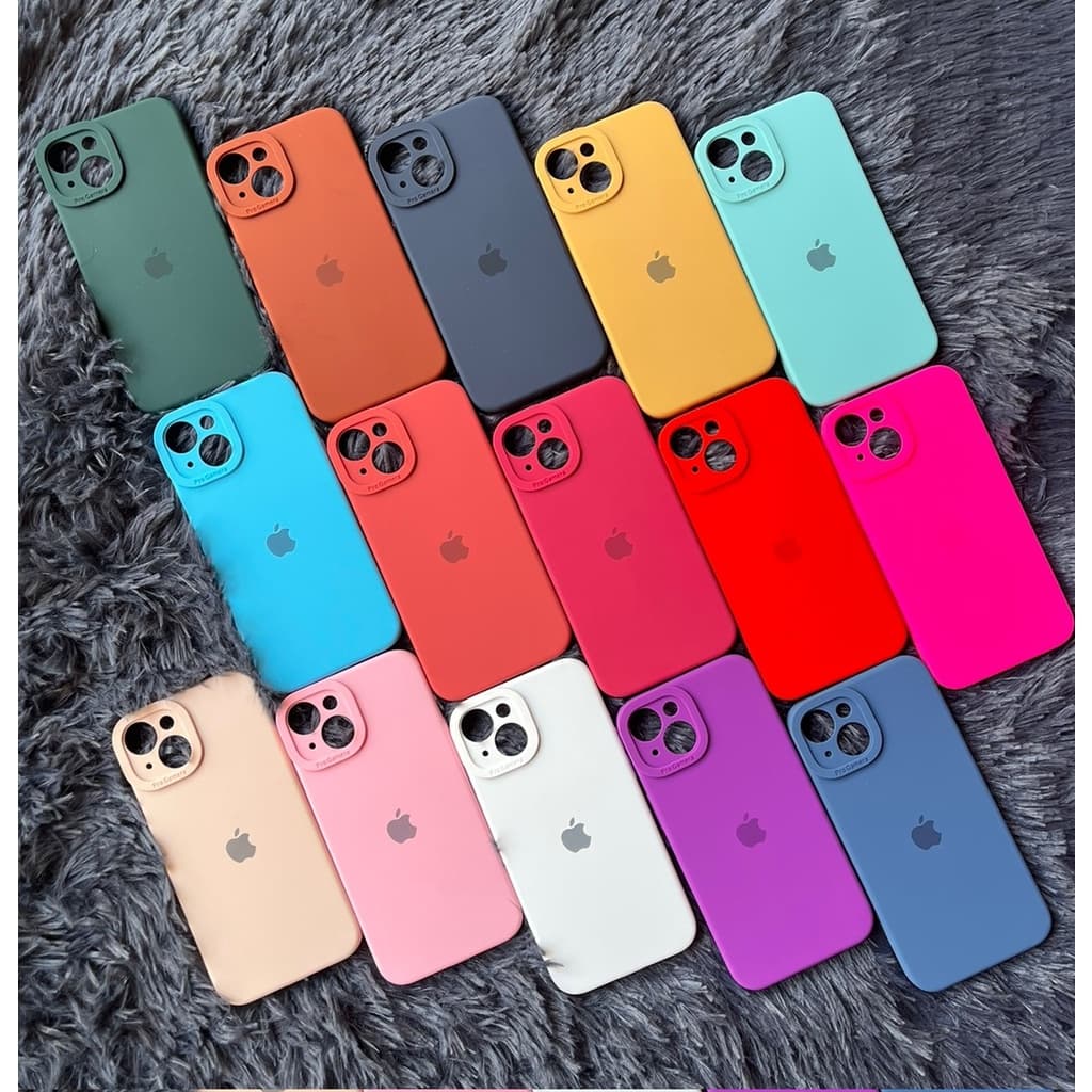 Capa Case iPhone 14 (6.1) Quadrada Aveludada Premium Proteção de Câmera Alto-Relevo