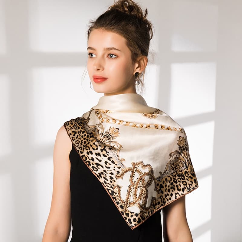 Lenço Seda Pescoço Echarpe Cetim Estampas Leopardo 90cmx90cm