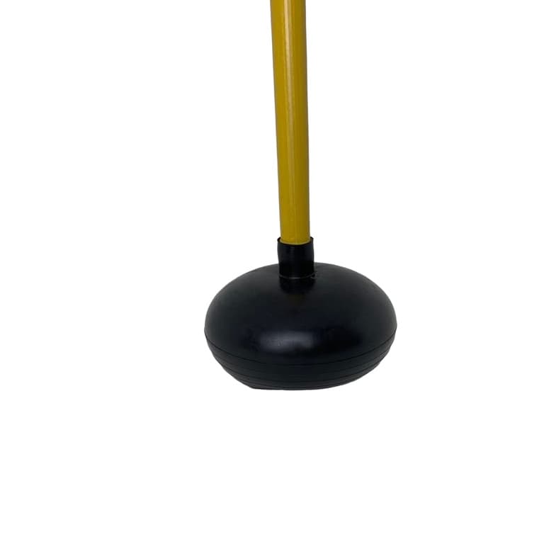 01 Desentupidor de vaso sanitário com cabo de madeira 60cm