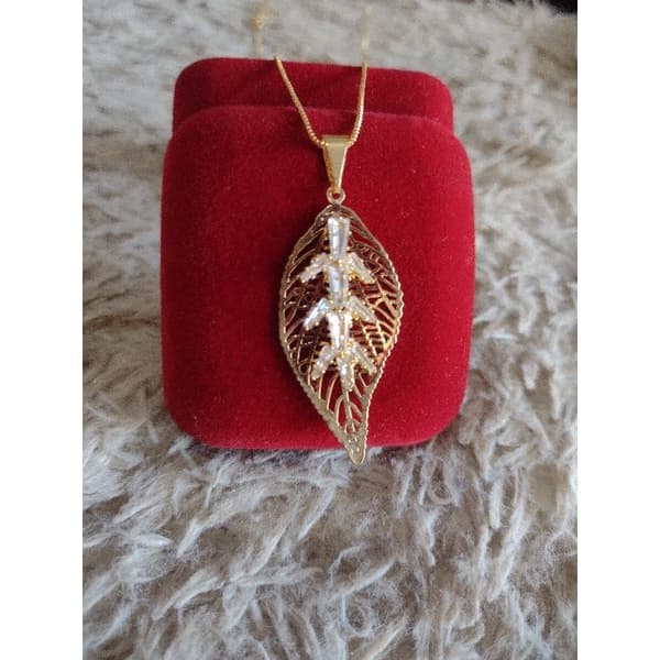 Colar Feminino Folheado a Ouro 18 k semi jóias Dourado Flor Espírito santo Love Folha Fé Acessórios