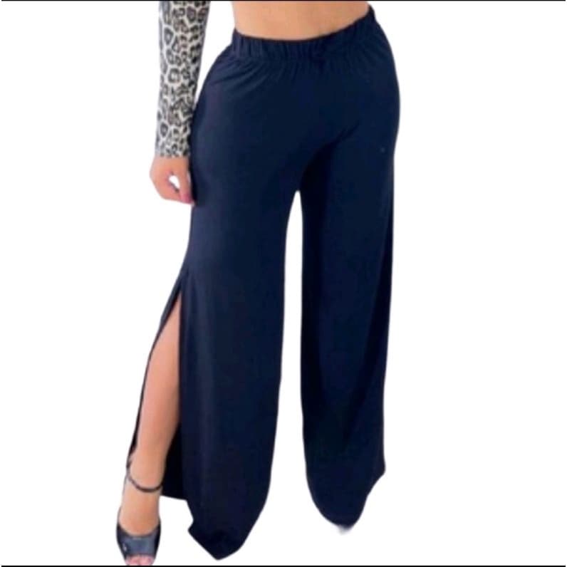 calça pantalona com fenda blogueira