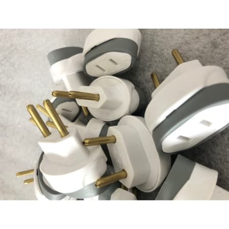 15 ADAPTADOR DE TOMADA UNIVERSAL 110V 220V 5A 10A 15A 16A 20A Br