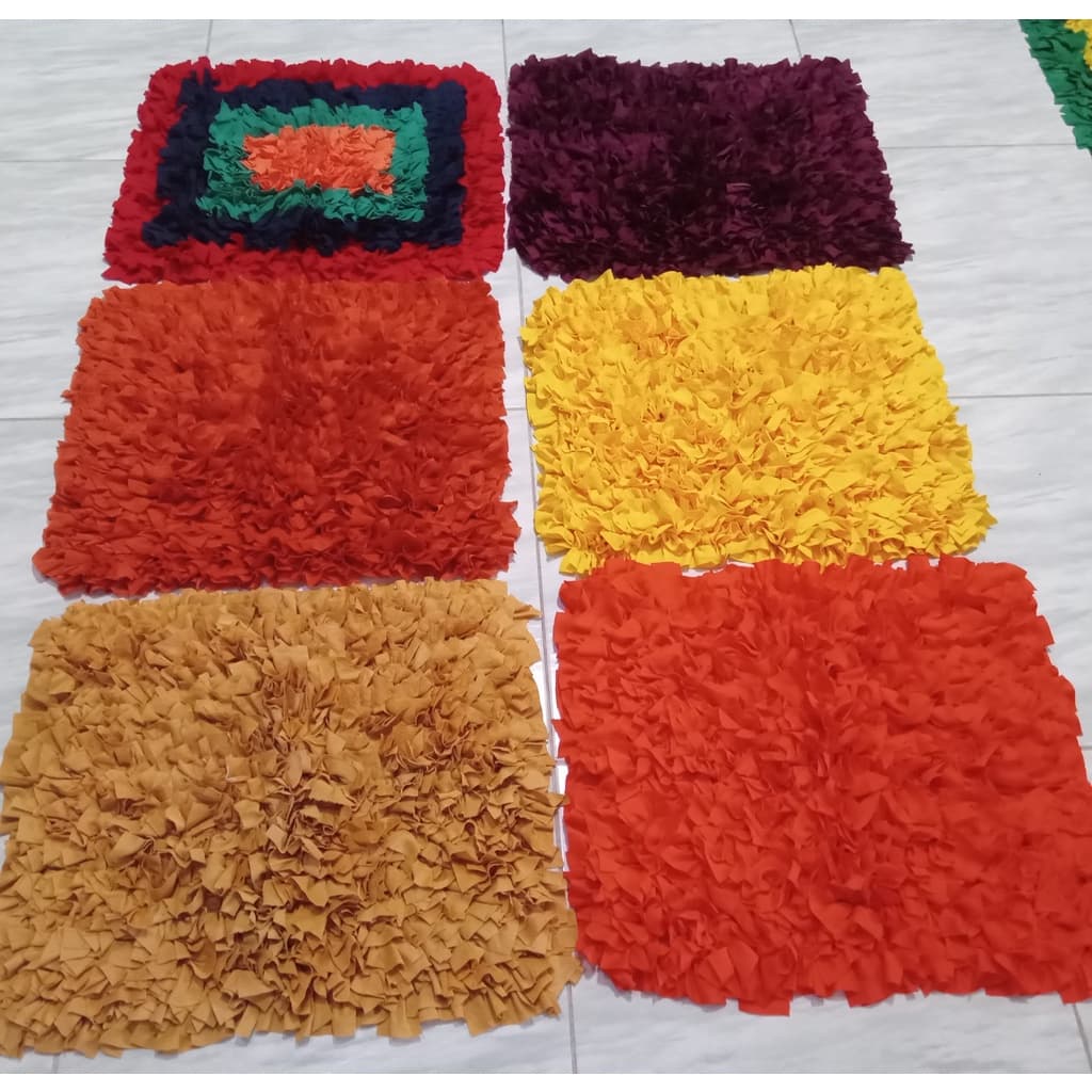 Kit-2-tapetes antiderrapante artesanais frufru para porta, cozinha, quarto ou banheiro 41x50