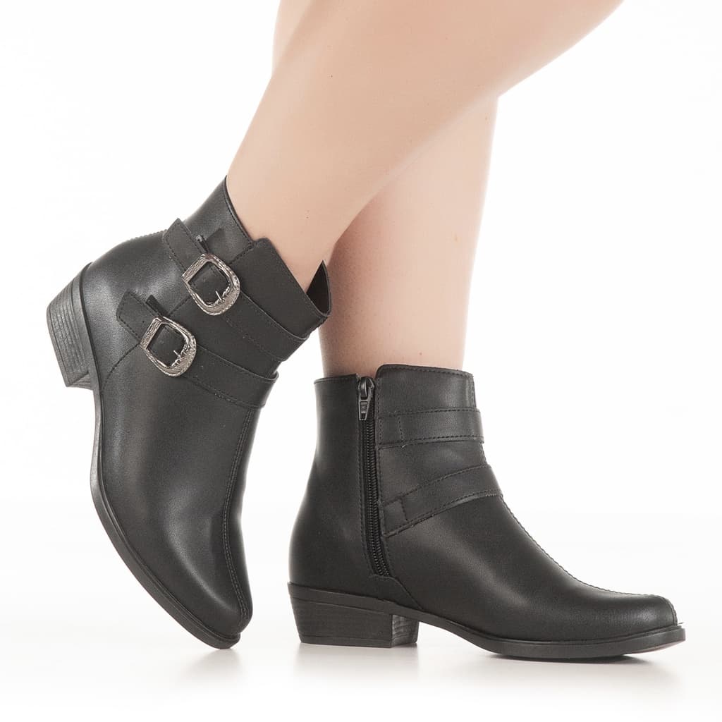 Bota Salto Rasteira Confort Cano Baixo Detalhe Fivela Chyrro