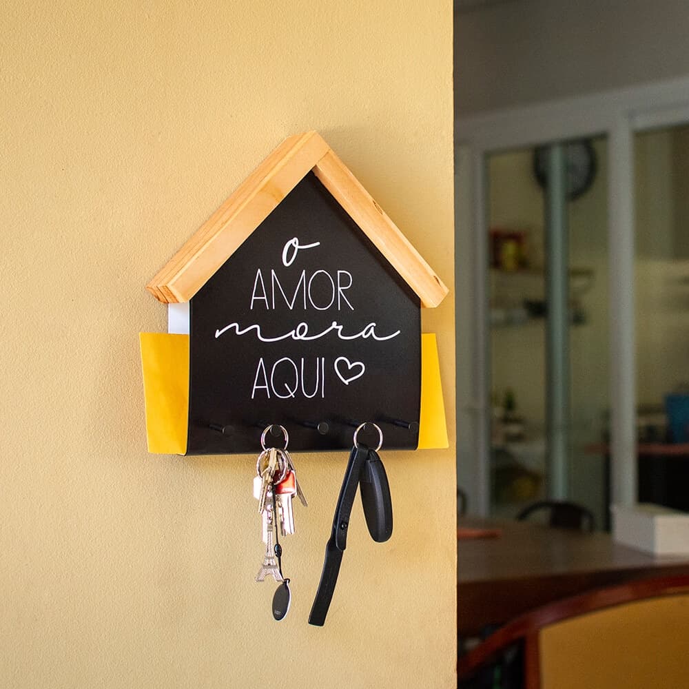 PORTA-CHAVES CARTAS O AMOR MORA AQUI