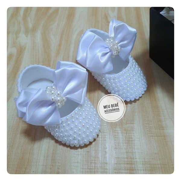 Sapatinho de Bebe Branco Personalizado para Batizado Sapato Infantil Menina Sapatilha Luxo Pérolas